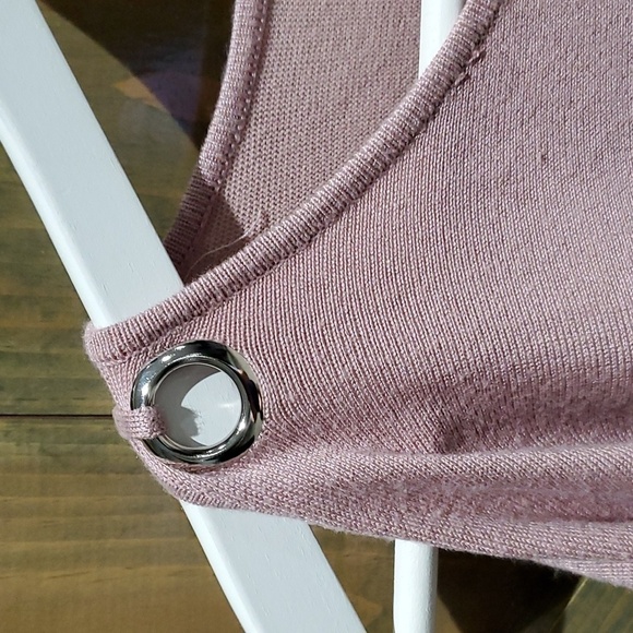 DRESSY PINK LONG SLEEVE TOP W CUT OUTS, COLD SHOULDER SILVER HARDWARE HIGH LOW - Picture 2 of 6